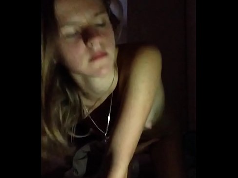 ❤️ Stúlka sjálfsfróar sér og kúrir ️❌ Fjandinn myndband hjá okkur ❌